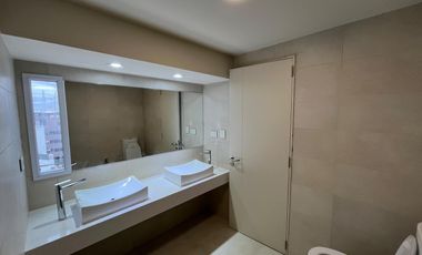 Venta - 3 ambientes de categoría - Cochera cubierta - 87 m2 - Plaza Conesa, Quilmes.