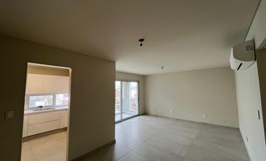 Venta - 3 ambientes de categoría - Cochera cubierta - 87 m2 - Plaza Conesa, Quilmes.