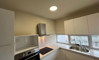 Venta - 3 ambientes de categoría - Cochera cubierta - 87 m2 - Plaza Conesa, Quilmes.