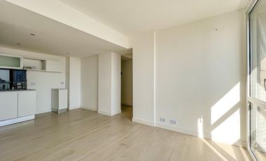 Venta departamento de 3 ambientes con cochera a estrenar, Royal Park, zona La Perla