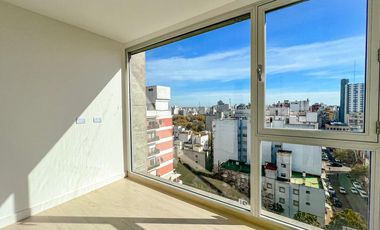 Venta departamento de 3 ambientes con cochera a estrenar, Royal Park, zona La Perla