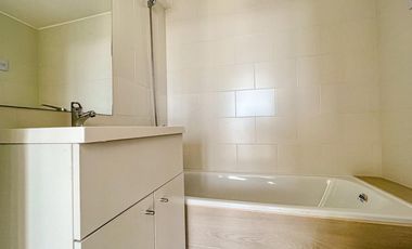 Venta departamento de 3 ambientes con cochera a estrenar, Royal Park, zona La Perla