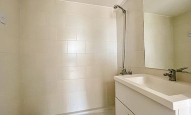 Venta departamento de 3 ambientes con cochera a estrenar, Royal Park, zona La Perla