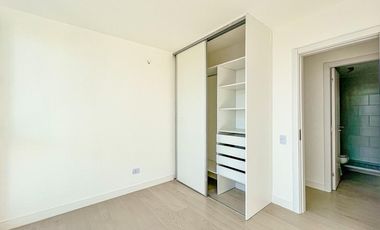 Venta departamento de 3 ambientes con cochera a estrenar, Royal Park, zona La Perla
