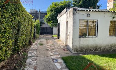 OPORTUNIDAD - CERCA DEL MERCADO CENTRAL - CON GALPON INDEPENDIENTE - COCHERA