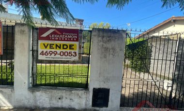 OPORTUNIDAD - CERCA DEL MERCADO CENTRAL - CON GALPON INDEPENDIENTE - COCHERA