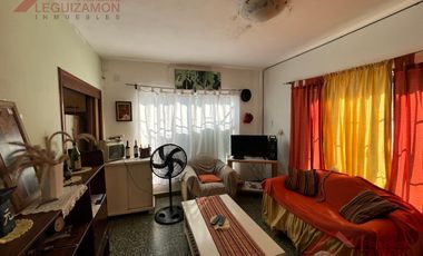 OPORTUNIDAD - CERCA DEL MERCADO CENTRAL - CON GALPON INDEPENDIENTE - COCHERA