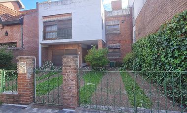 Propiedad única con dos PH y gran potencial — Ideal inversión o refacción total- En Venta