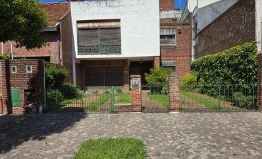 Propiedad única con dos PH y gran potencial — Ideal inversión o refacción total- En Venta