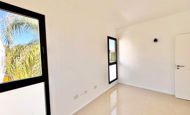 Triplex en Santa Maria de Oro al 3500 OLIVOS