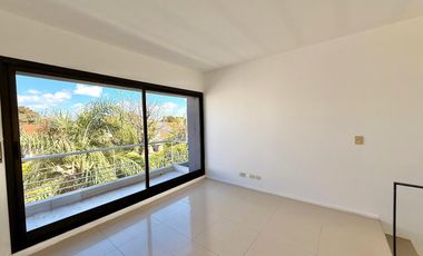 Triplex en Santa Maria de Oro al 3500 OLIVOS