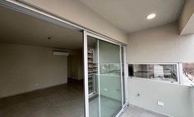 Venta - 3 ambientes de categoría - Cochera cubierta - 87 m2 - Plaza Conesa, Quilmes.
