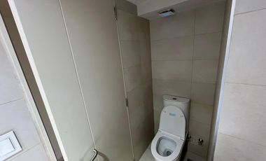 Venta - 3 ambientes de categoría - Cochera cubierta - 87 m2 - Plaza Conesa, Quilmes.