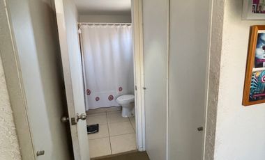 Casa en venta c/ estacionamiento en Valle Lo Campino