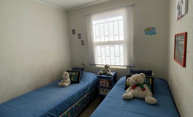 Casa en venta c/ estacionamiento en Valle Lo Campino