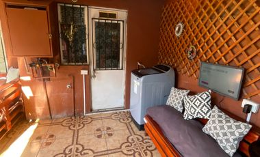 Casa en venta c/ estacionamiento en Valle Lo Campino