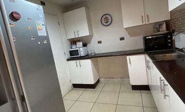 Casa en venta c/ estacionamiento en Valle Lo Campino