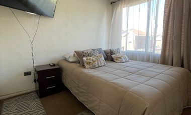 Casa en venta c/ estacionamiento en Valle Lo Campino