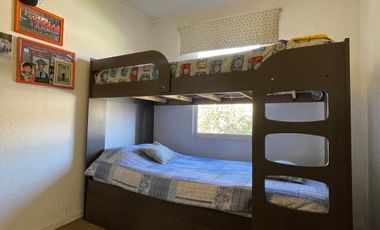 Casa en venta c/ estacionamiento en Valle Lo Campino