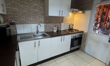 Casa en venta c/ estacionamiento en Valle Lo Campino