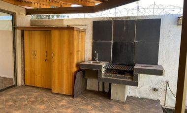 ESPECTACULAR CASA EN ARRIENDO CON PISCINA