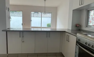 Casa en venta en San Bartolome Tlaltelulco, Metepec, México