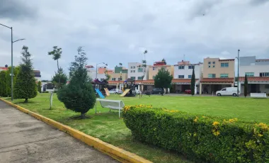 Casa en venta en San Bartolome Tlaltelulco, Metepec, México