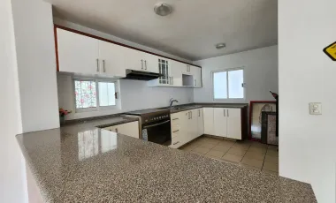 Casa en venta en San Bartolome Tlaltelulco, Metepec, México