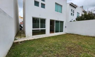 Casa en venta en San Bartolome Tlaltelulco, Metepec, México