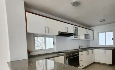 Casa en venta en San Bartolome Tlaltelulco, Metepec, México