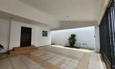 Casa en venta en San Bartolome Tlaltelulco, Metepec, México