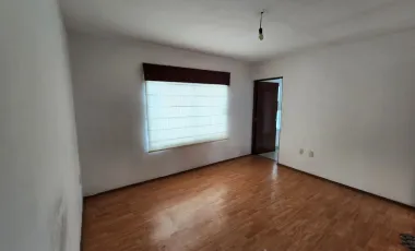 Casa en venta en San Bartolome Tlaltelulco, Metepec, México