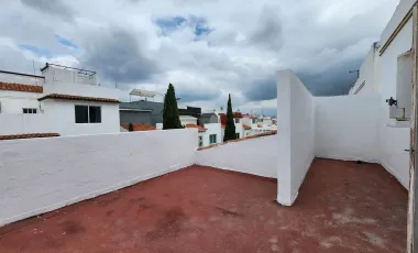 Casa en venta en San Bartolome Tlaltelulco, Metepec, México