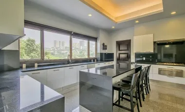 Casa en venta y renta en Bosque Real, Huixquilucan, México