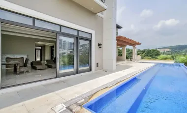 Casa en venta y renta en Bosque Real, Huixquilucan, México