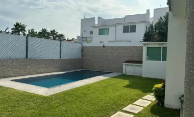 Casa en venta en Oaxtepec Centro, Yautepec, Morelos