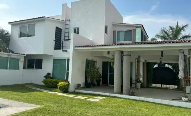 Casa en venta en Oaxtepec Centro, Yautepec, Morelos