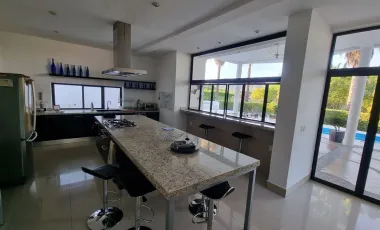 Casa en venta en Atlacholoaya, Xochitepec, Morelos