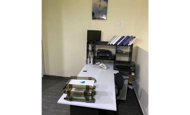 CÓMODA OFICINA EN SATELITE