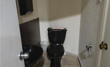 CÓMODA OFICINA EN SATELITE