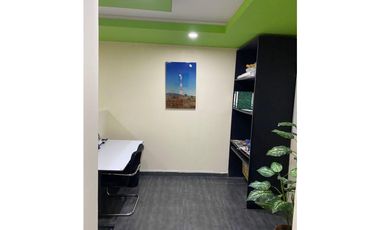 CÓMODA OFICINA EN SATELITE