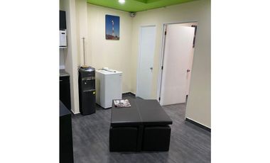 CÓMODA OFICINA EN SATELITE