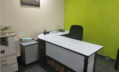 CÓMODA OFICINA EN SATELITE