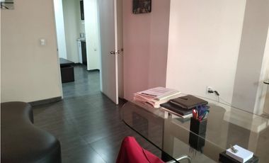 CÓMODA OFICINA EN SATELITE