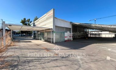 Local comercial – showroom con más de 50 metros lineales de frente a Av. Las Condes