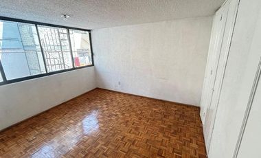 Casa en Renta en Miguel Hidalgo, Lago Norte, Ciudad de México, 3 recámaras con habitación en azotea y patio amplio