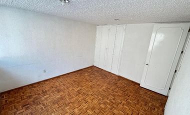 Casa en Renta en Miguel Hidalgo, Lago Norte, Ciudad de México, 3 recámaras con habitación en azotea y patio amplio