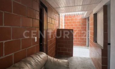 VENTA EN PALMIRA Casa de Dos Niveles con Diseño Funcional