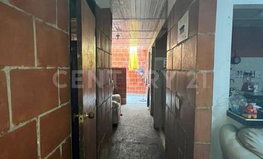 VENTA EN PALMIRA Casa de Dos Niveles con Diseño Funcional