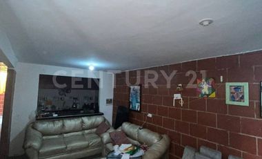 VENTA EN PALMIRA Casa de Dos Niveles con Diseño Funcional